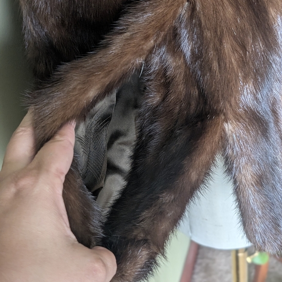 *SOLD* Vintage The Halle Bros. Co. Mink Fur Stole Wrap Boho Wedding - Picture 7 of 12